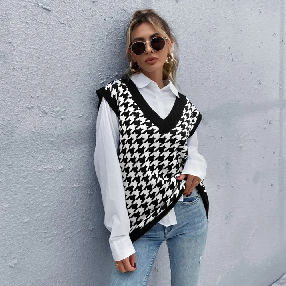 

2021 Women's Autumn New Sweater Simple Commuter Style British Street Black White Houndstooth Sleeveless Loose V-neck Top Vest