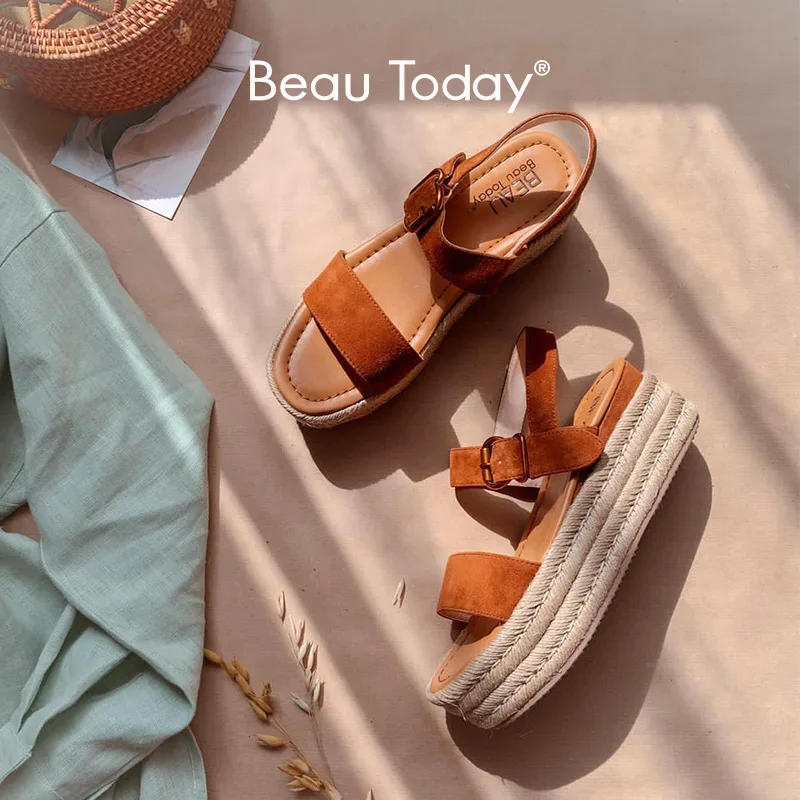 Босоножки-гладиаторы женские из замши на платформе с ремешком сзади летние 32071 |