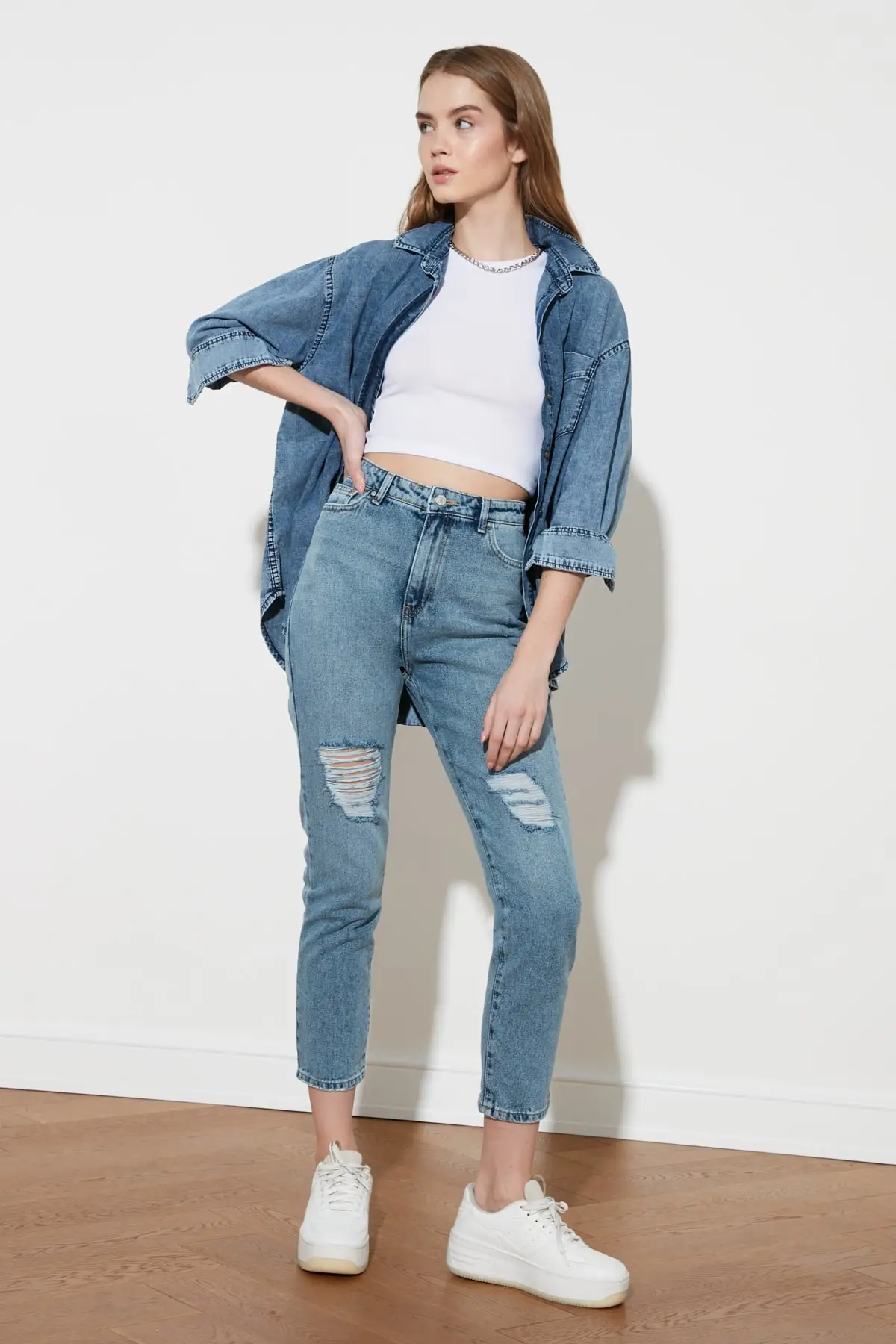 Рваные джинсы с высоким берцем для мамы TWOSS20JE0180 |