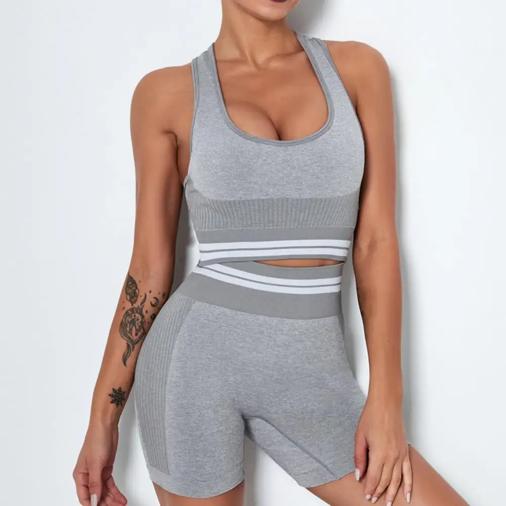 

2021 Fashion Trend Summer New Women's 2Pcs Suit Workout Gym Running Sports Bra Crop Tops Vest Shorts Athletic Set Solid Outfits