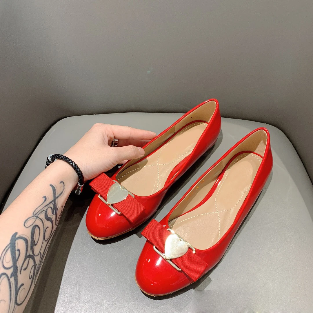 Женские туфли-лодочки из лакированной кожи дизайнерские туфли с металлическим