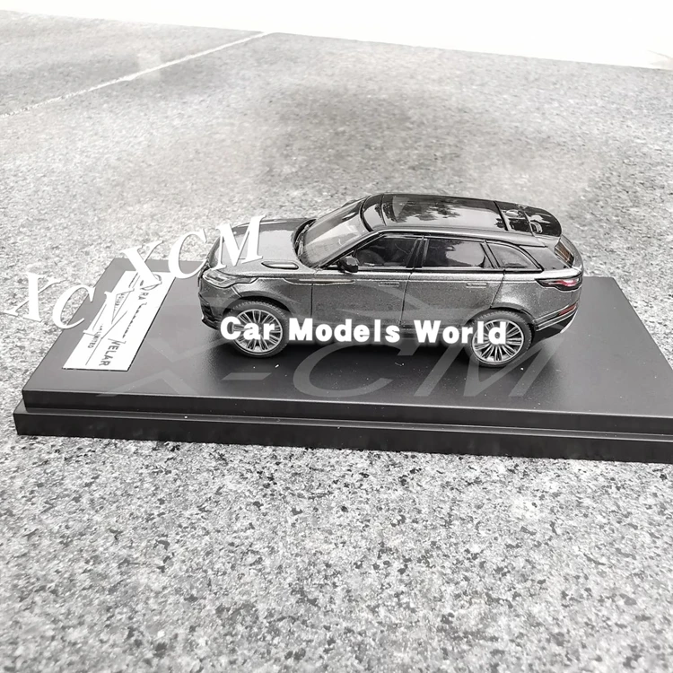 Литая под давлением модель автомобиля для ЖК-моделей Velar 1: 64(серый)+ маленький подарок