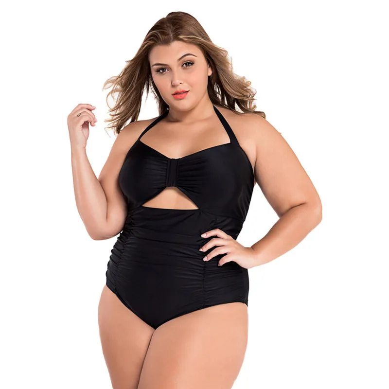 Черный женский слитный купальник с вырезом сердечком и рюшами Женская