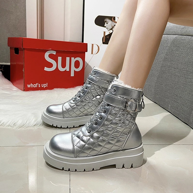 

Женские зимние ботинки на платформе, Зимние ботильоны со шнуровкой, украшенные стразами, серебристые бархатные теплые ботинки мартинсы в с...