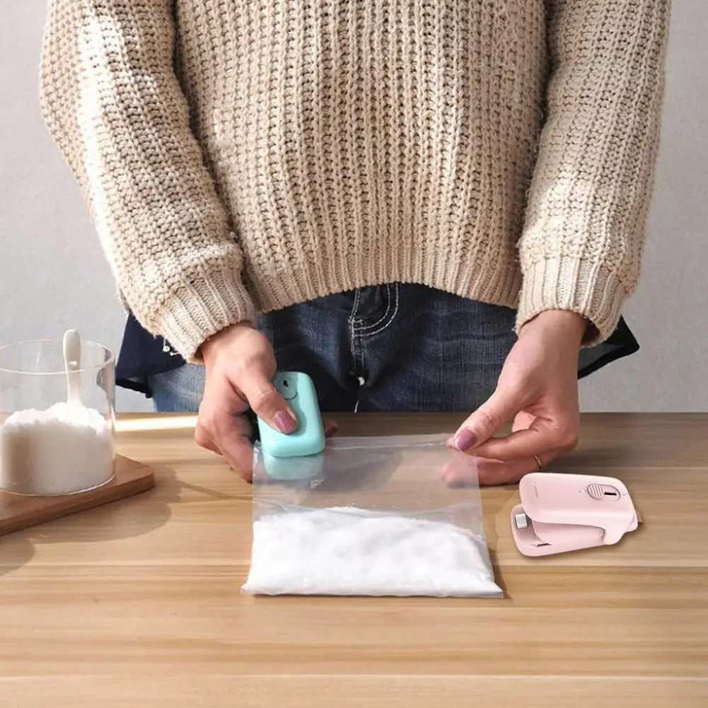 

Kitchen Sealer Portable Household Quick-sealing Sealer Small Express Food Packaging Bag Hand Pressure Sliding Lid Sealer
