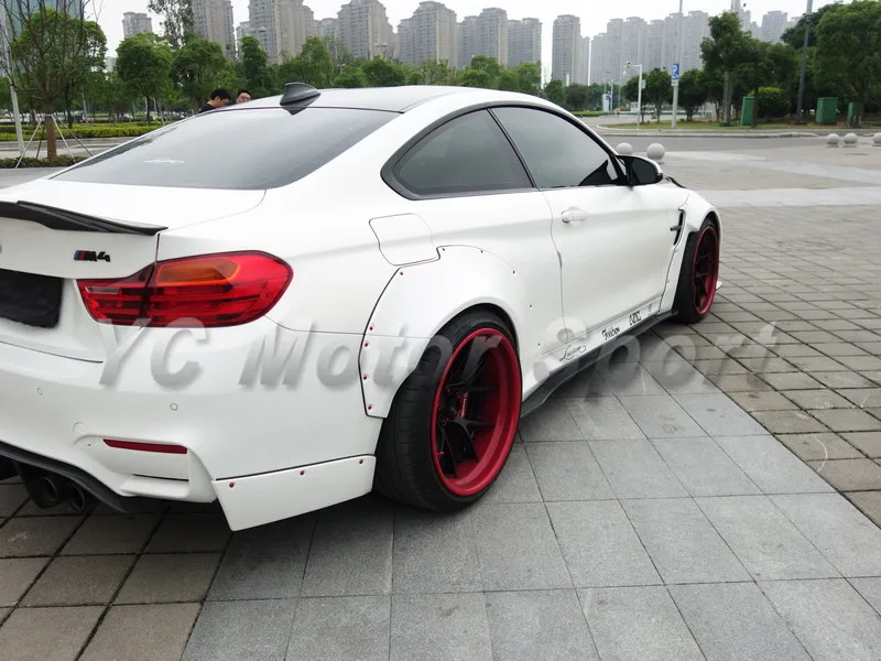 

Car Accessories FRP Fiber Glass LB LP Style Rear Cap 2pcs Fit For 2014-2016 F80 M3 F82 F83 M4 Rear Bumper Caps