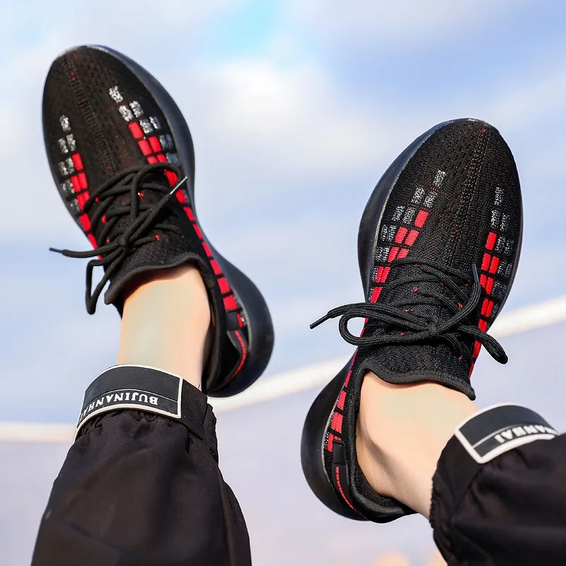 Spring / Summer 2021 Sneakers Breathable Mesh Sport Shoes Lace-Up Light Sneakers Walking Fashion Sneakers