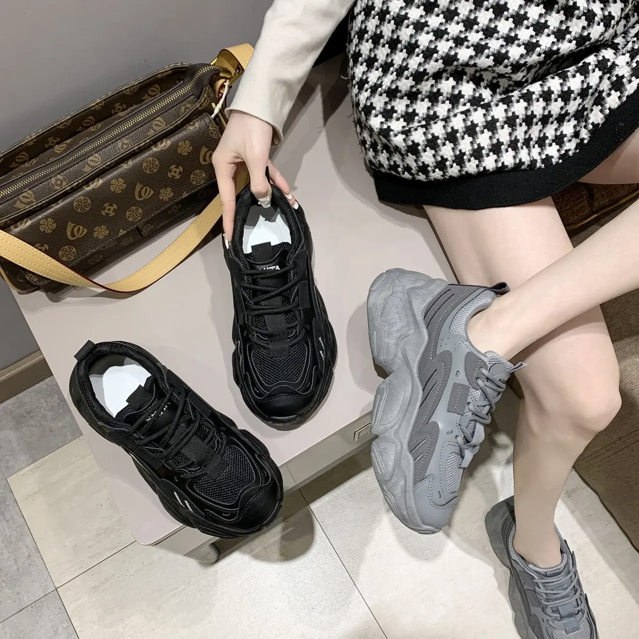 

Ladies chunky platform sneakers fashion spring and autumn ladies casual gray black sports running shoes ladies vulcanized shoes