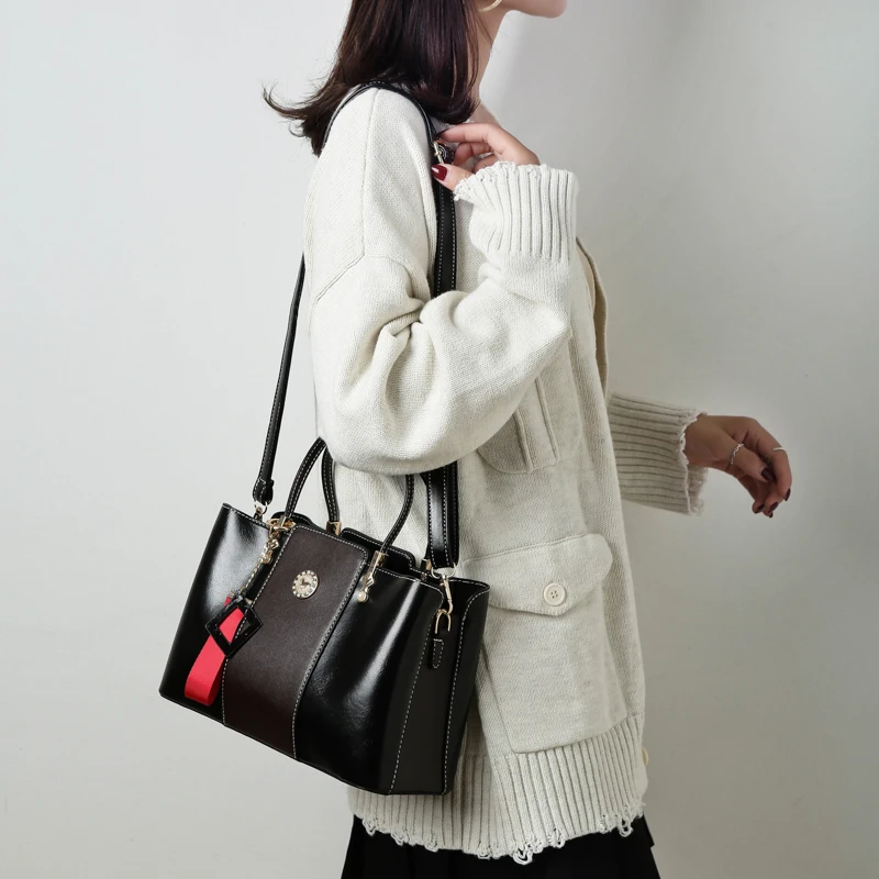 

Retro Oil Wax Leather Ladies Handbags Panelled Women Messenger Bag Totes Designer Crossbody Shoulder Bag Boston Bags Hot Sale