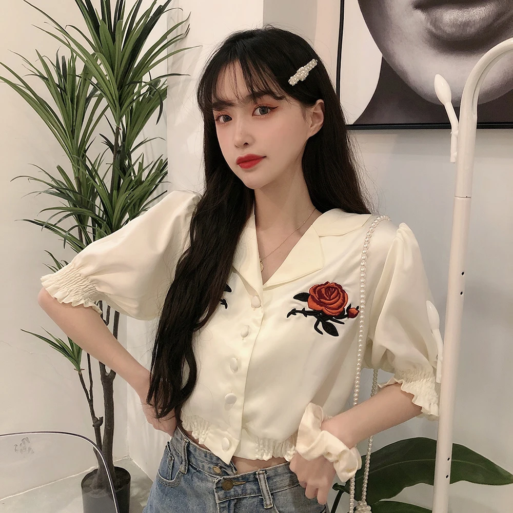 

Retro Embroidered Flower Blouse Women Summer 2021 New French Palace Style Cropped Tops Shirt Puff Sleeve Short Shirt Fashion