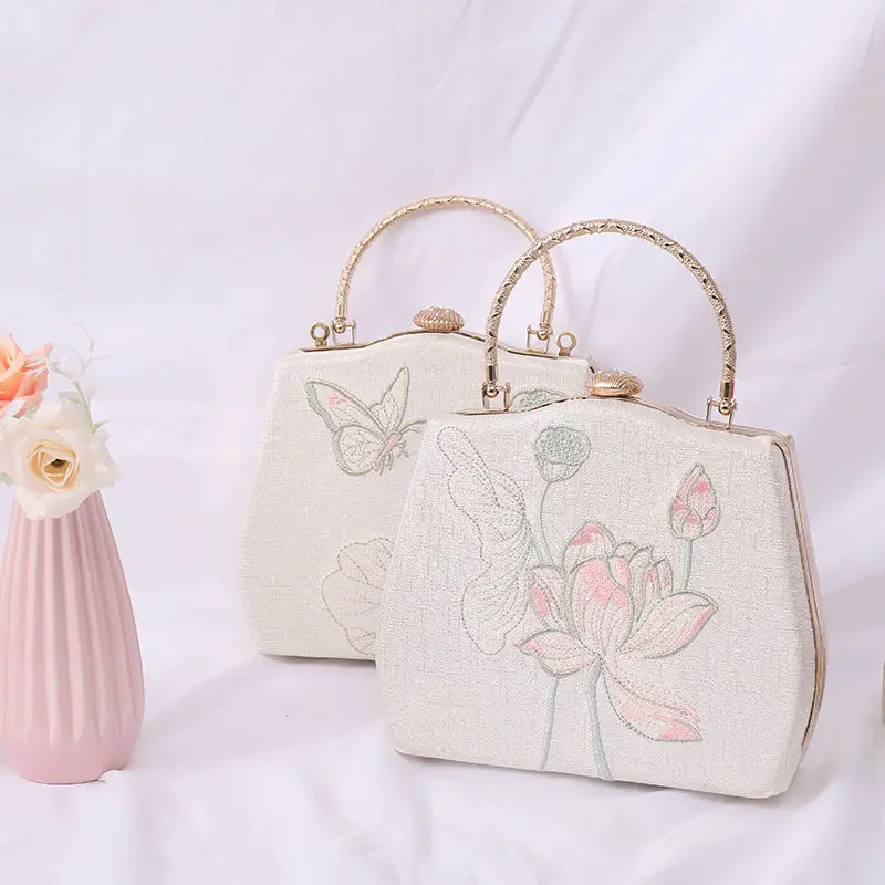 

2021 Fashion Women Embroidery Evening Bag Creative Chinese Style Handbag Elegant Party Clutch Bags Chain Tassel Messener Bags