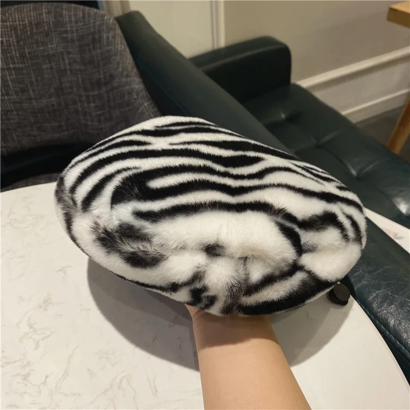 

Girls Fashion Street Shooting Woolen Zebra Beret Female Autumn And Winter Concave Shape Japanese Personality Painter Hat