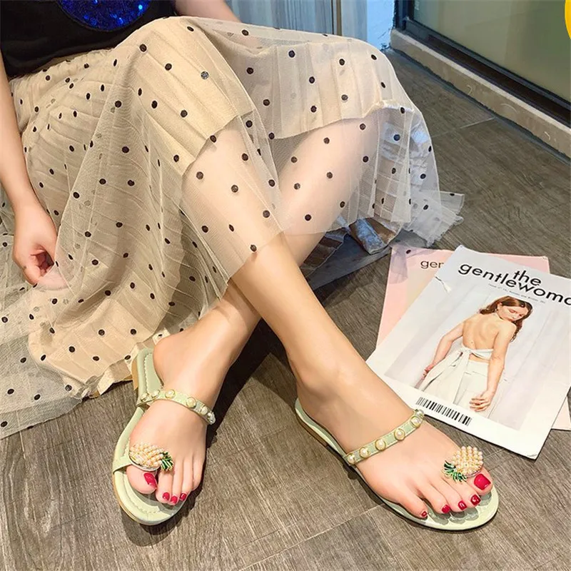 

2020 summer new slippers female pearl pineapple casual sandals and slippers set toe one foot female sandals