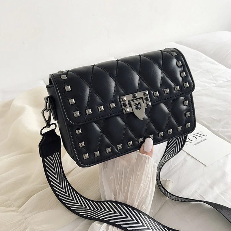 Дизайнерская сумка известного бренда 2020 женская с заклепками в стиле