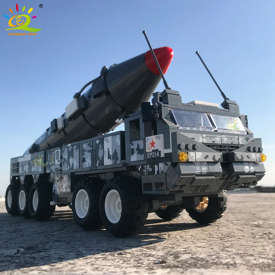

HUIQIBAO 1564 шт Военная 21D машина с ракетной установкой бронированные строительные блоки для автомобилей WW2 оружие солдатиков фигурки колесиков ...