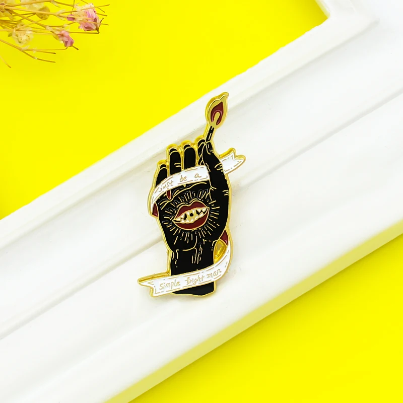 Эмалевые булавки Devil Hand Banner just be a simple bright man странные красные розы с рисунком