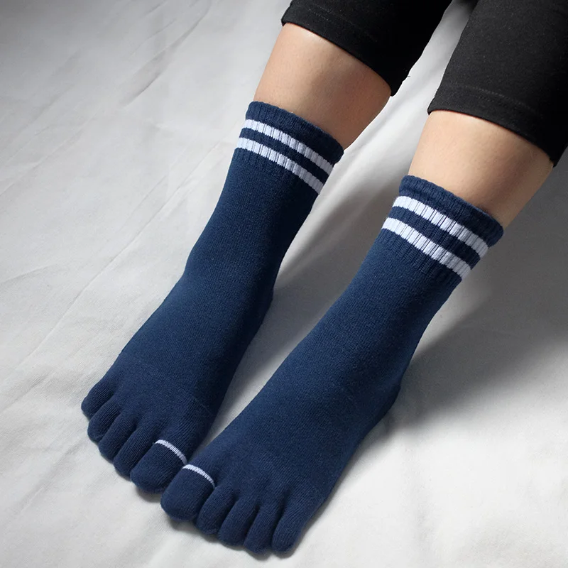 Осенне зимние женские теплые мягкие однотонные носки с мультяшным принтом пятью