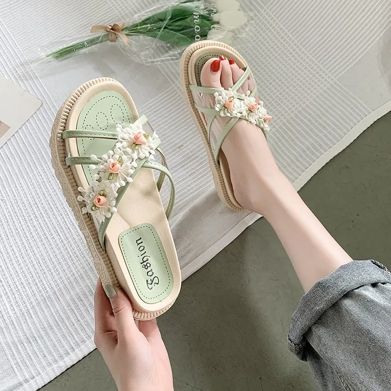 

2021 Summer Fashion New Girls' Outdoor Soft Bottom Sandals Summer Slippers Women's Platform Wedge Beach Sandals Slippers Ladies
