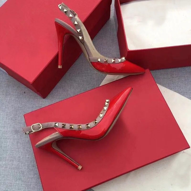 

2021 Summer Europe New V Right Logo Rivet 10cm High Heels Women Pointed Shoes Leather Sandals Wedding Pumps V Dust Bag