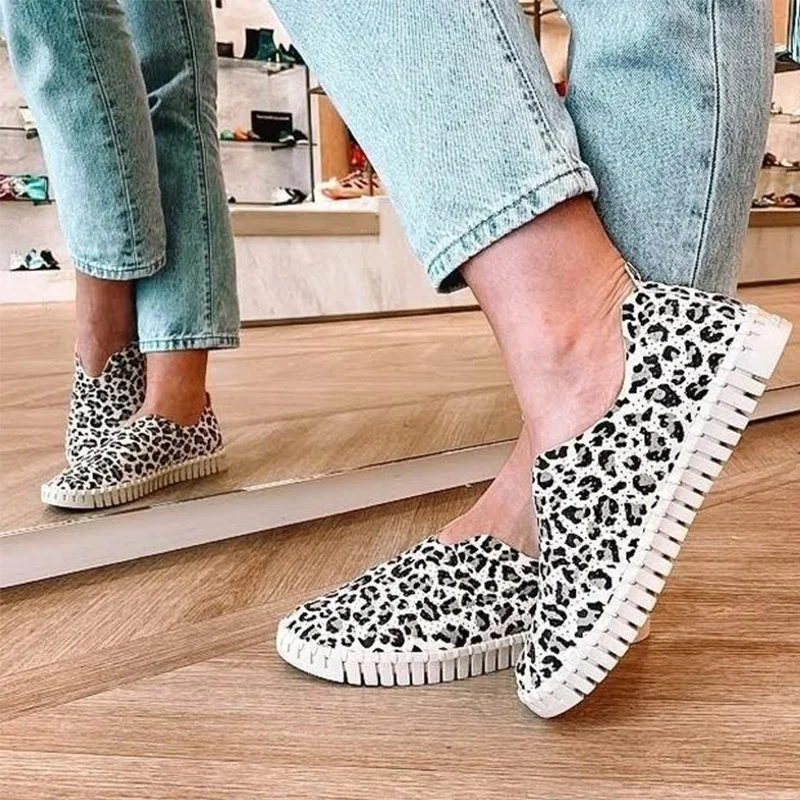 Женские леопардовые лоферы слипоны Модные женские кроссовки на