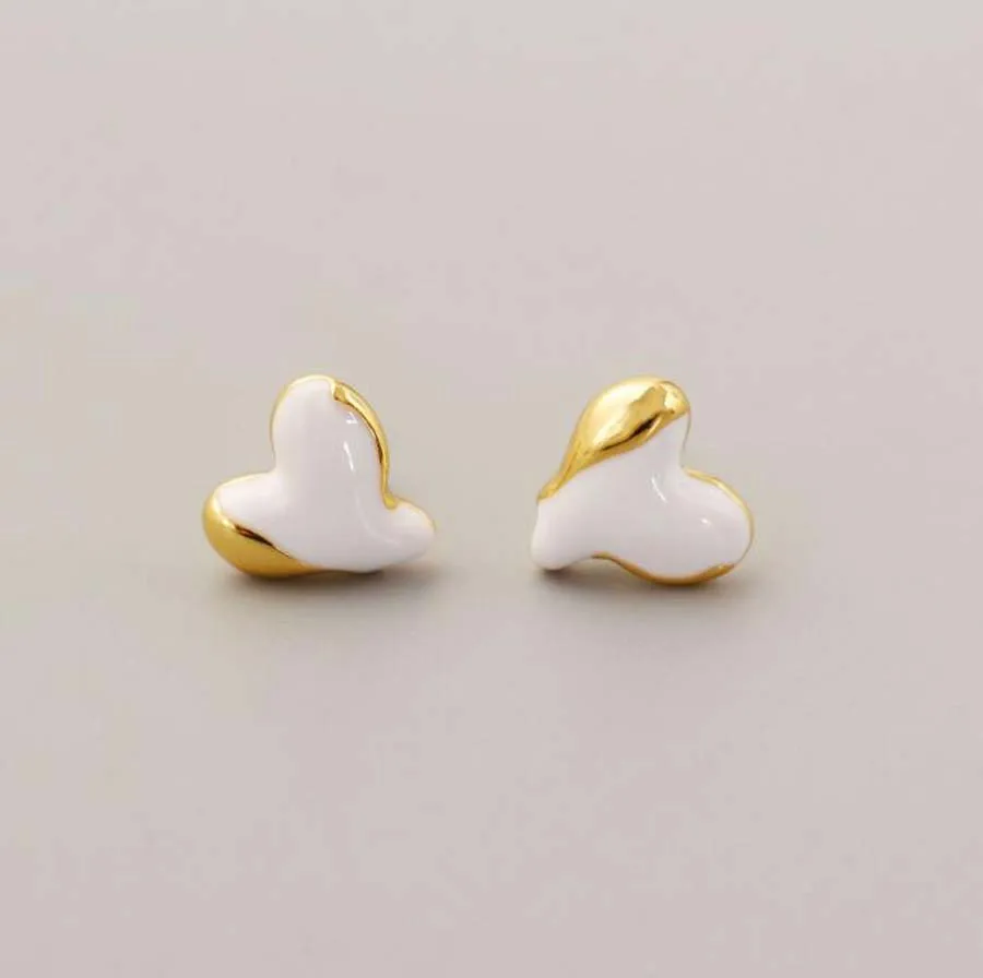 

Korean Fashion sweet love Earrings Simple elegant women Epoxy Red Heart tender girls exquisite mini stud earring