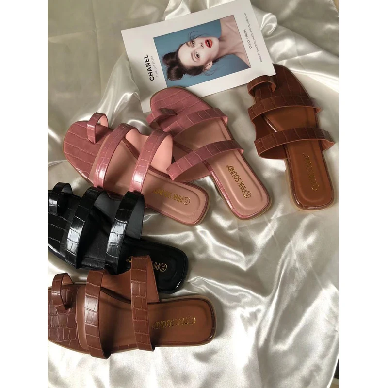 

2021 Summer Roman Style New Fashion Sexy Outdoor Large Size Women Slippers Hollow Open Toe Flat Bottom Solid Color Beach Slipper