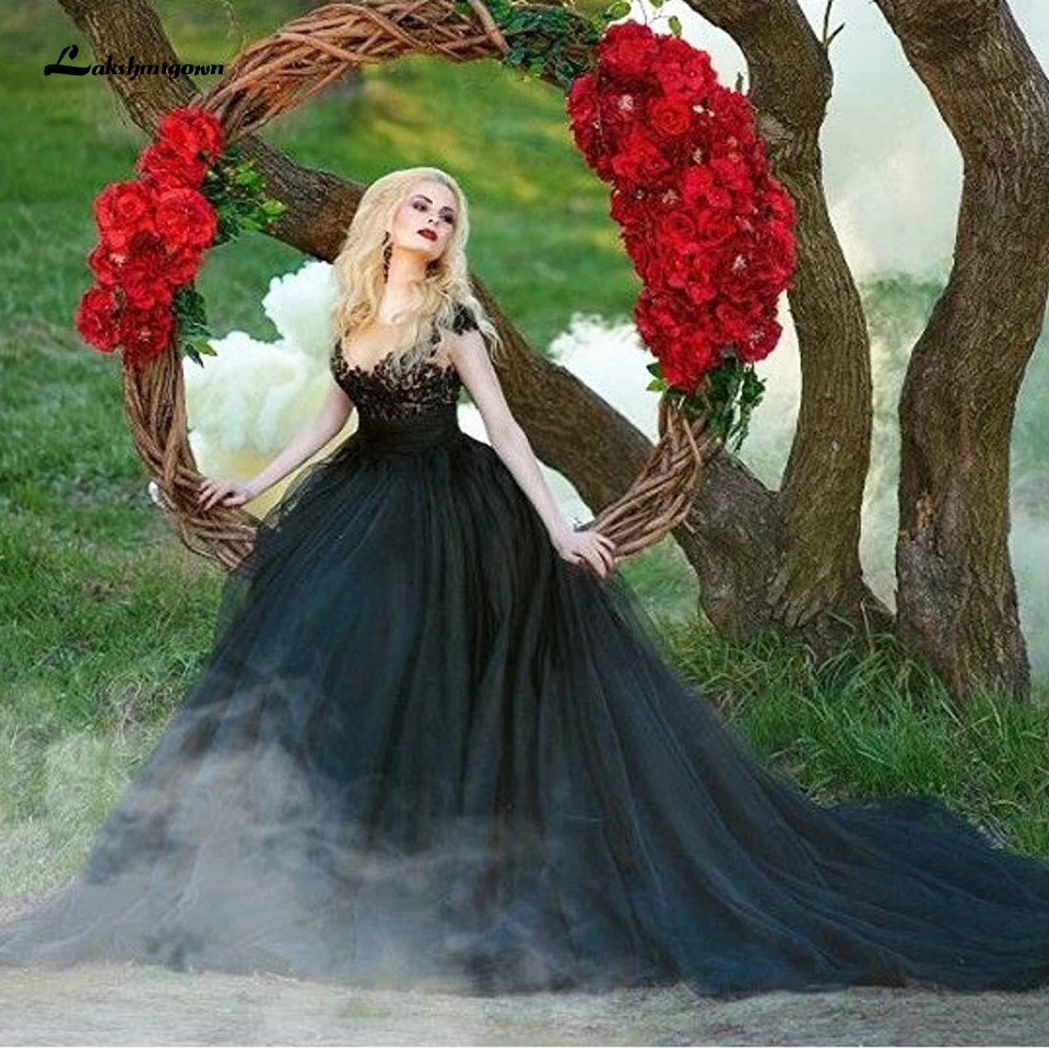 

Lakshmigown Gothic Black Wedding Dress Plus Size Bridal Dresses Tulle Mariage 2021 Maxi Wedding Gowns Lace Cap Short Sleeves