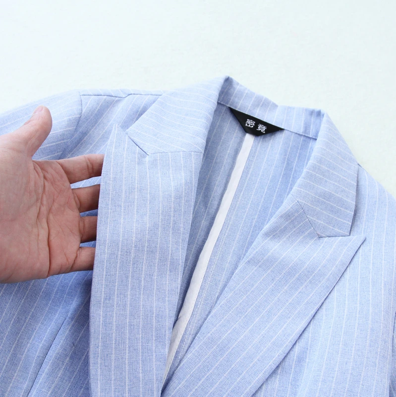 Set female 2019 new striped seven-point sleeve small suit jacket wide leg shorts two-piece temperament was thin women's clothing |