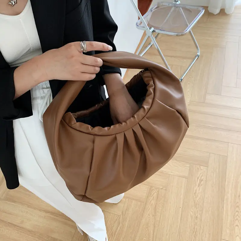 

2021 New Cloud Bag Baguette Shoulder Bag Small Popular Design Pleated Handbag