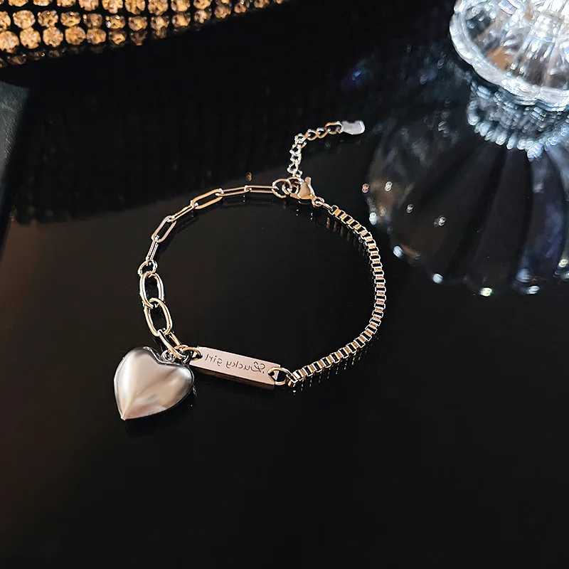 

2021 New Trendy Bracelets for Women Metal Love Heart Charm Bracelets Elegant Jewelry Female Delicate Titanium Steel Cuff Bangles