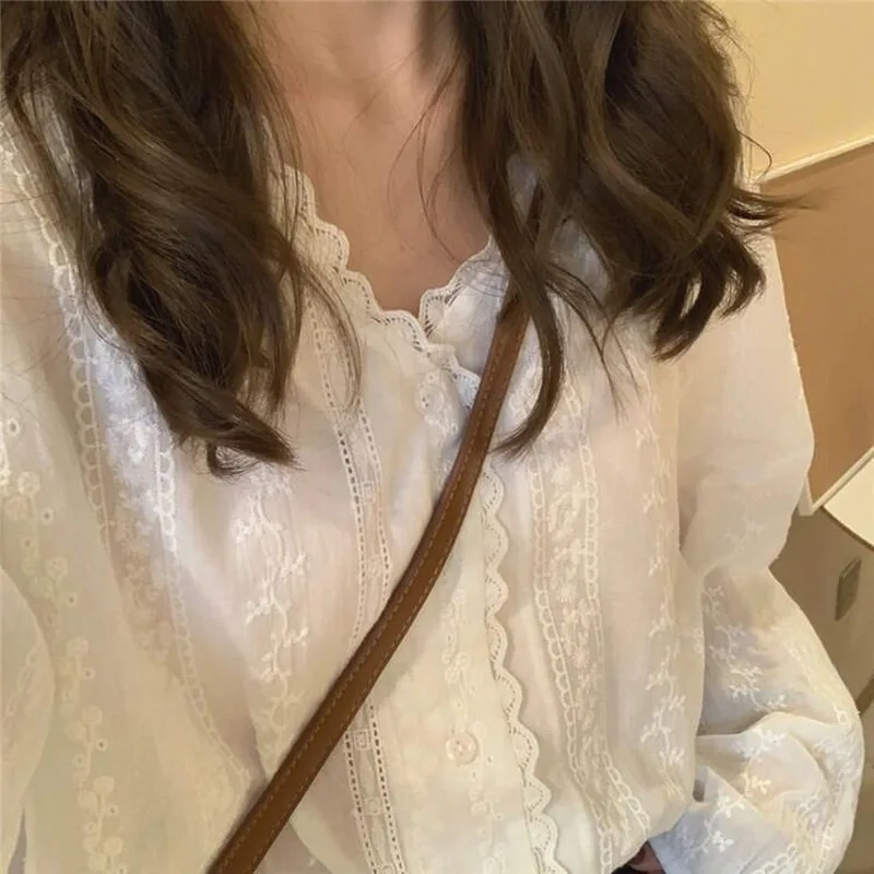 

Shirts Women Vintage Leisure Elegant Romantic Popular Ins Solid V-Neck Simple Tender Prevalent Ladies Shirts All-match Leisure