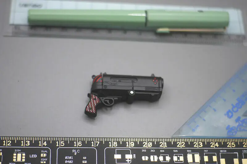 

BBK011 1/6 Scale Female Soldier Hand Cannon Model for 12" Action Doll