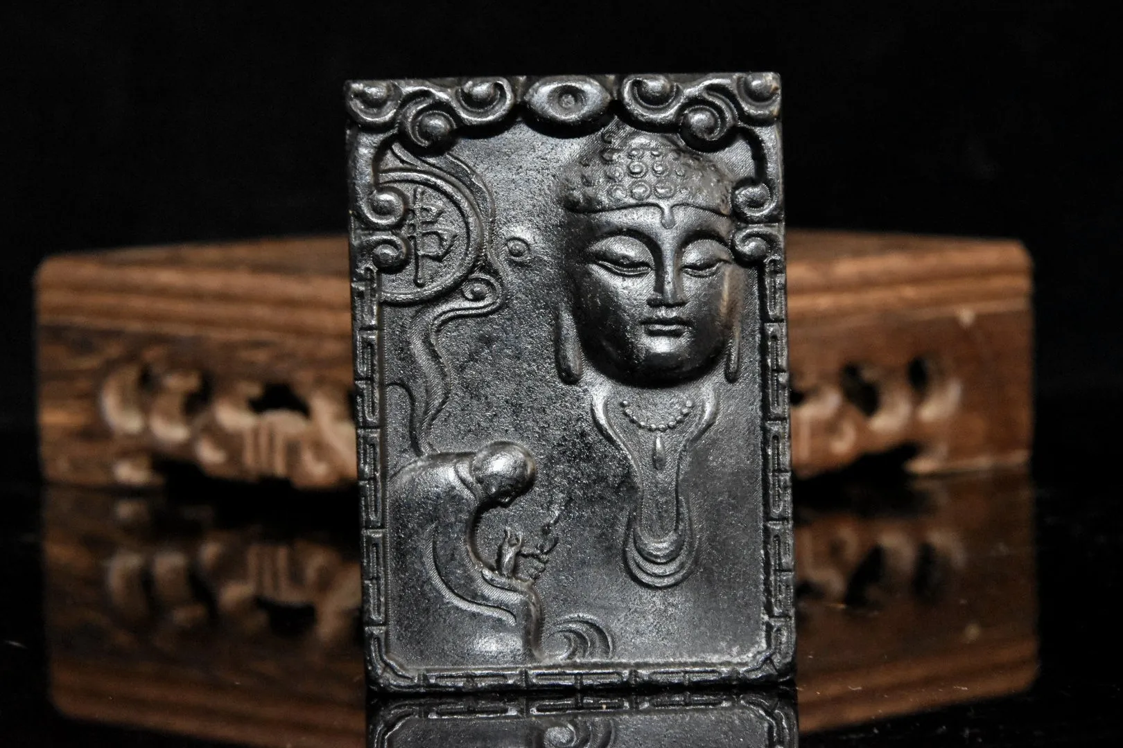 

China Hongshan Culture Black Iron Magnetism Meteorite Sculpture Lucky ' The Buddha ' Statue Handicraft Home Decoration