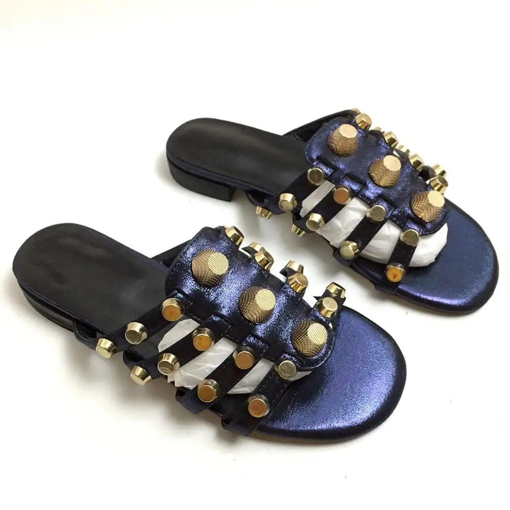 Женская обувь Сандалии на плоской подошве с шипами Шлепанцы без задника Пляжная