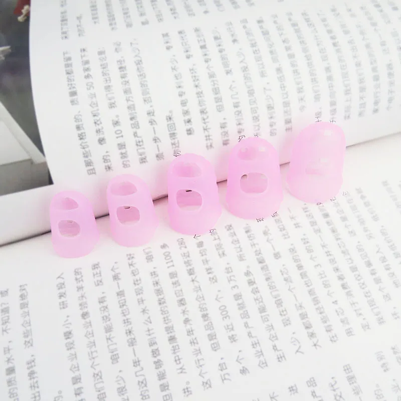 

4Pcs/Set Silicone Finger Guards Guitar Fingertip Protectors for Ukulele Guitar S M L Pink Blue Color Guitar Accessories