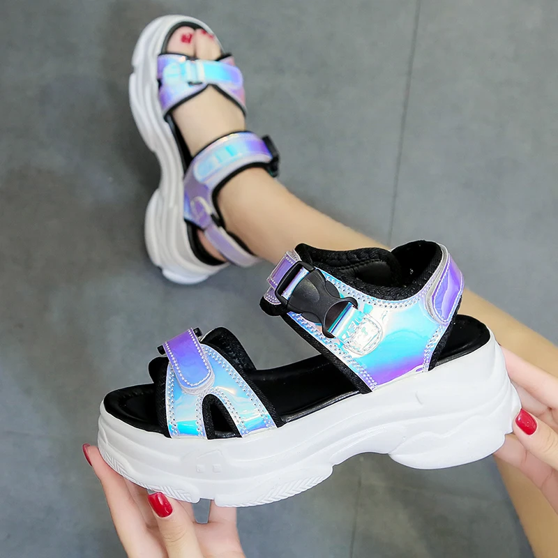 Женские босоножки Пикантные Летние повседневные женские туфли на танкетке с