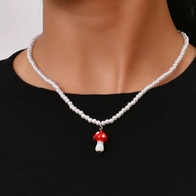 

2021 New Fashion Mushroom Pendant Pearl Clavicle Chain Necklace Jewelry Gift for Friend Wholesale Necklaces