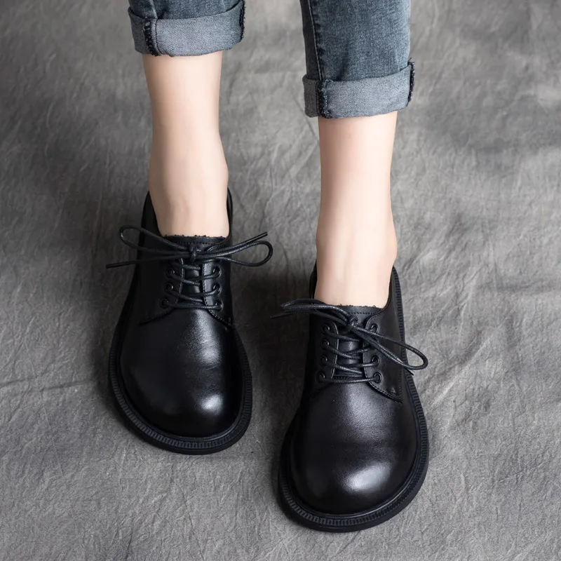 Лоферы женские кожаные на низком каблуке повседневные мягкие туфли из