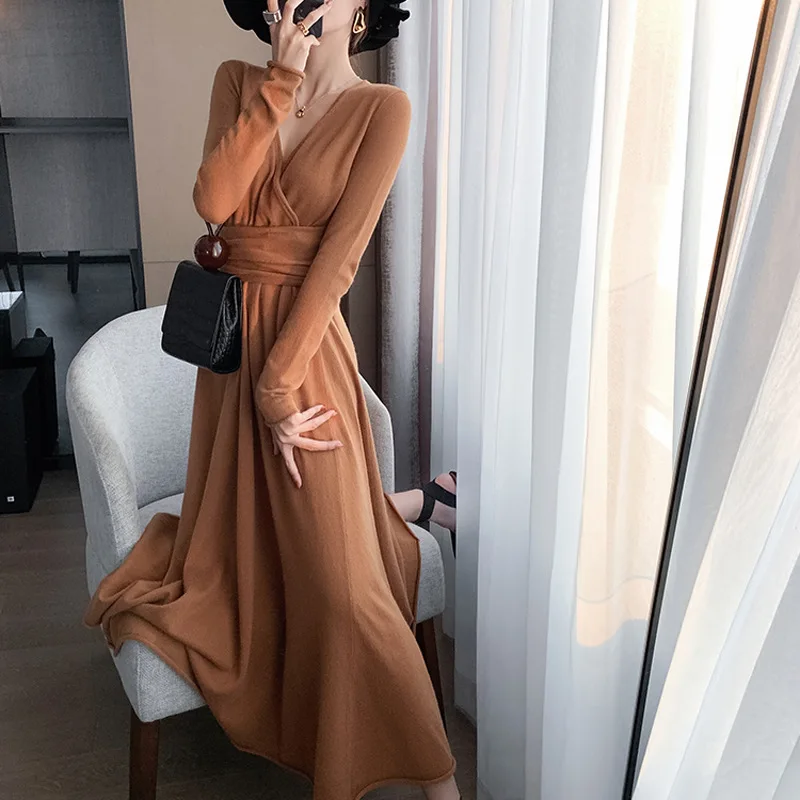 

Aunt Cui's custom-made soft medium long V-neck bottomed slim knit dress for women in autumn and winter