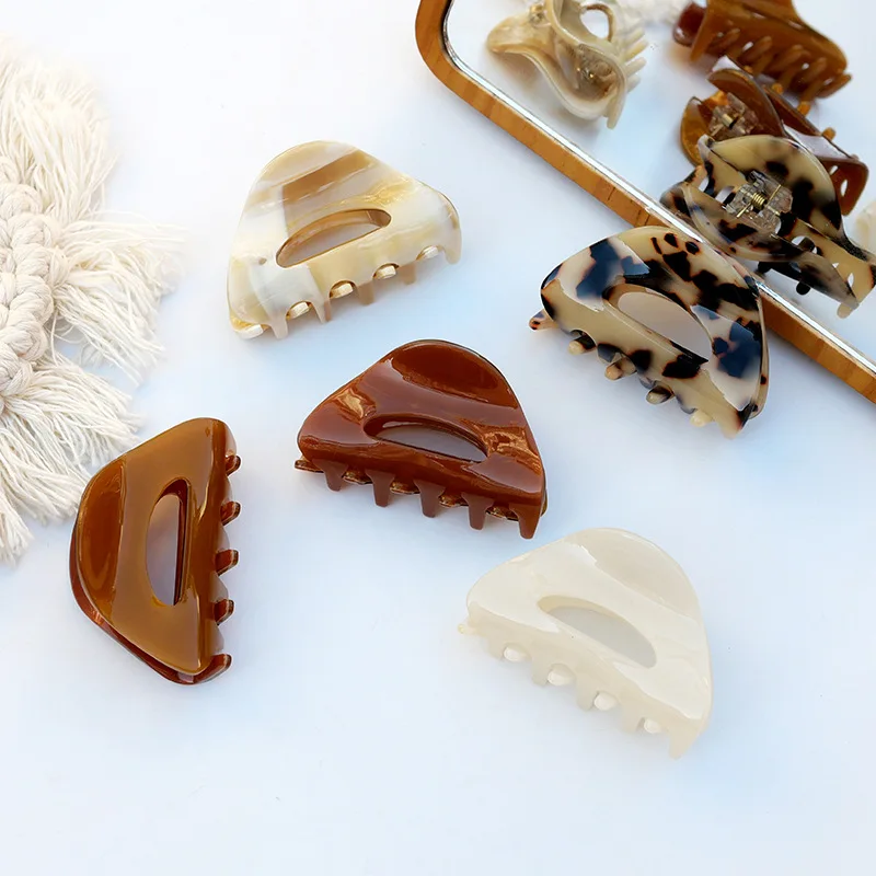 

INS Large Hollow Geometric Hair Claws for Women Acetate Girl Simple Temperament Shark Clip Hair Accessories