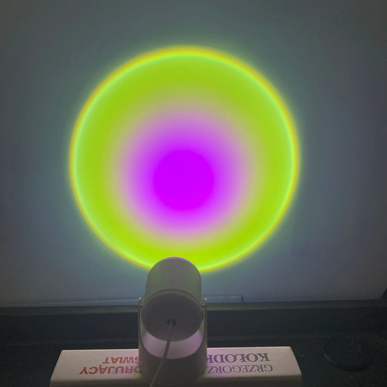

Newest Rainbow/Sun/Sunset Projector 180 Degrees Rotatable Led Stand Light USB Projection Lamp for Background Home