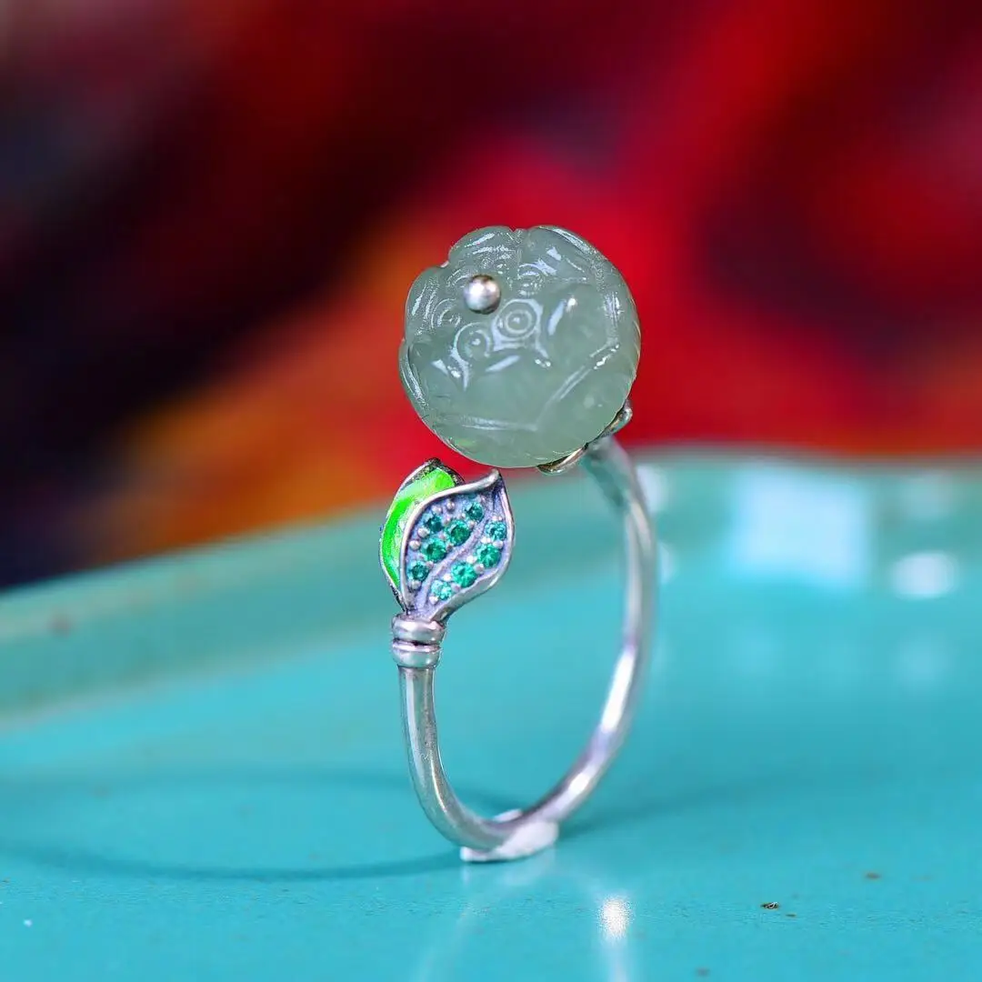 

Эмалированное кольцо лотоса из натурального нефрита с инкрустацией 925