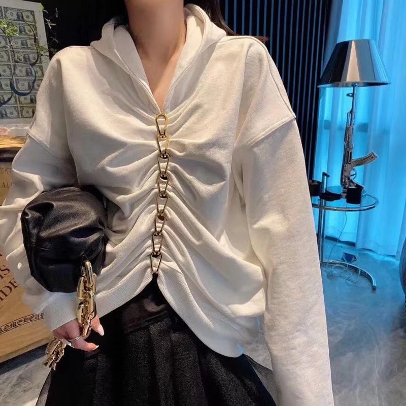 

[DEAT] Solid Long Sleeve V-neck Metal Chain Pleated Hooded Long Sleeve Top Mall Goth Plus Size Women Clothing 2021 Spring GX694