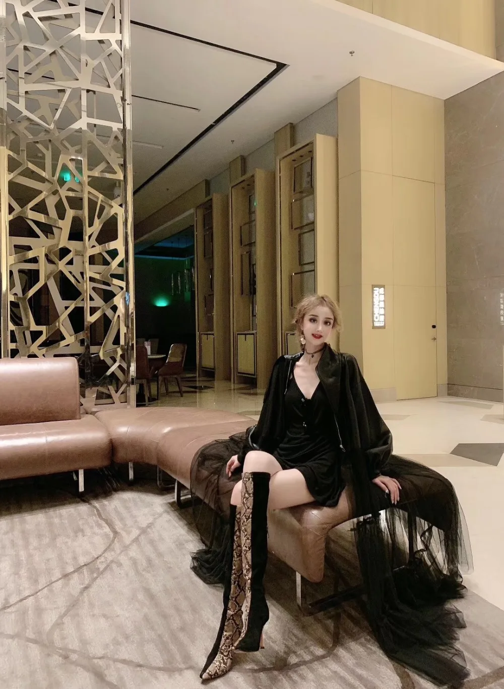 WHITNEY WANG/ осенне-зимняя модная уличная дизайнерская стильная сетчатая юбка с подолом, лоскутное пальто из искусственной кожи, Женская куртка из искусственной кожи