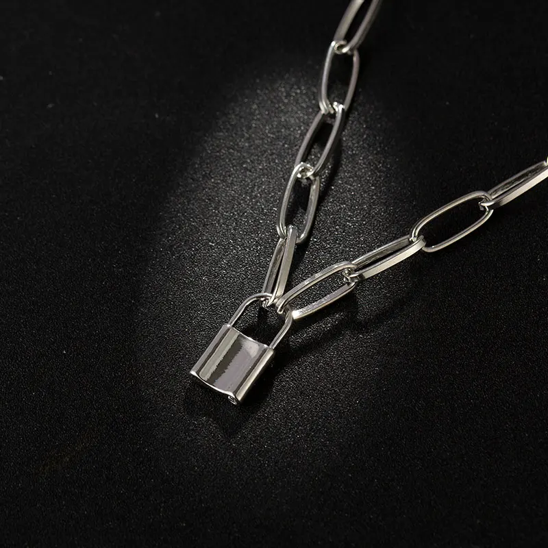 Женское ожерелье с кулоном в виде висячего замка толстая цепь на шею замком