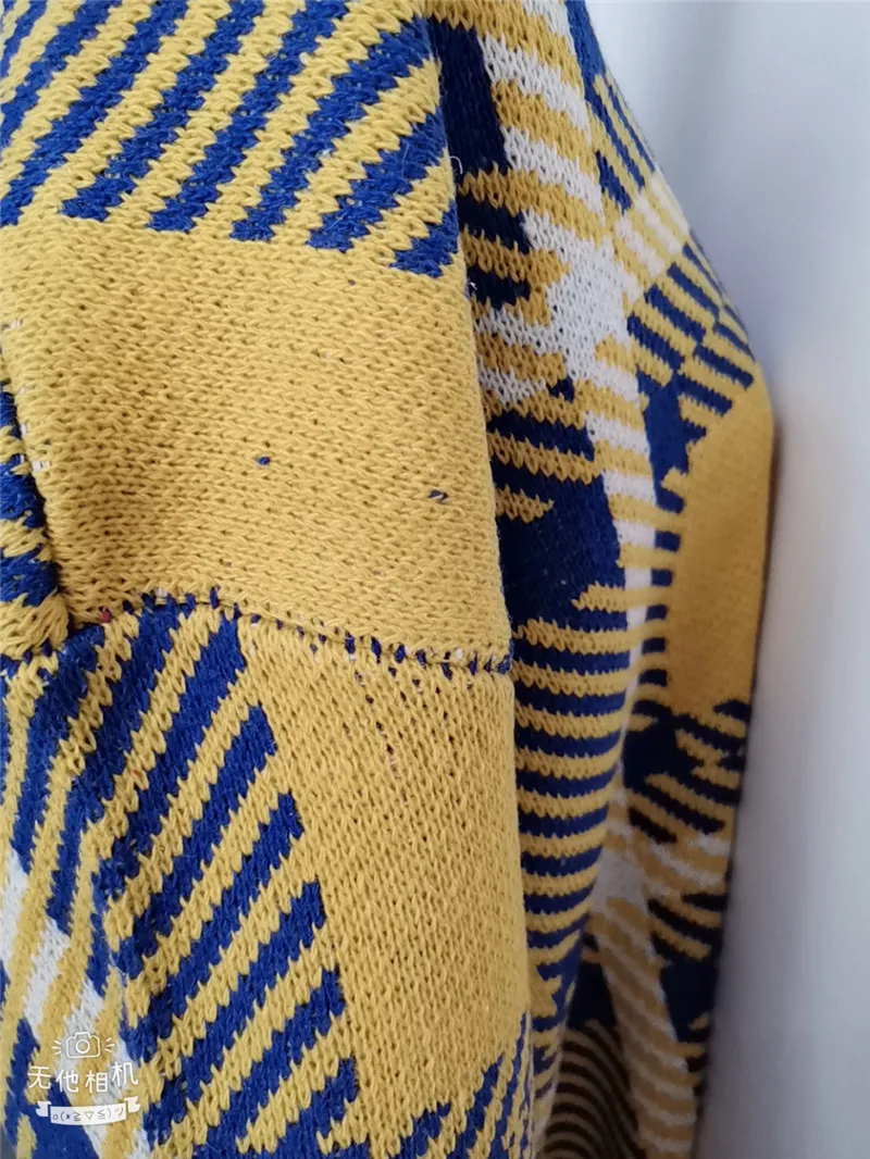 Женский свитер 2020 винтажный клетчатый вязаный с V образным вырезом в Корейском