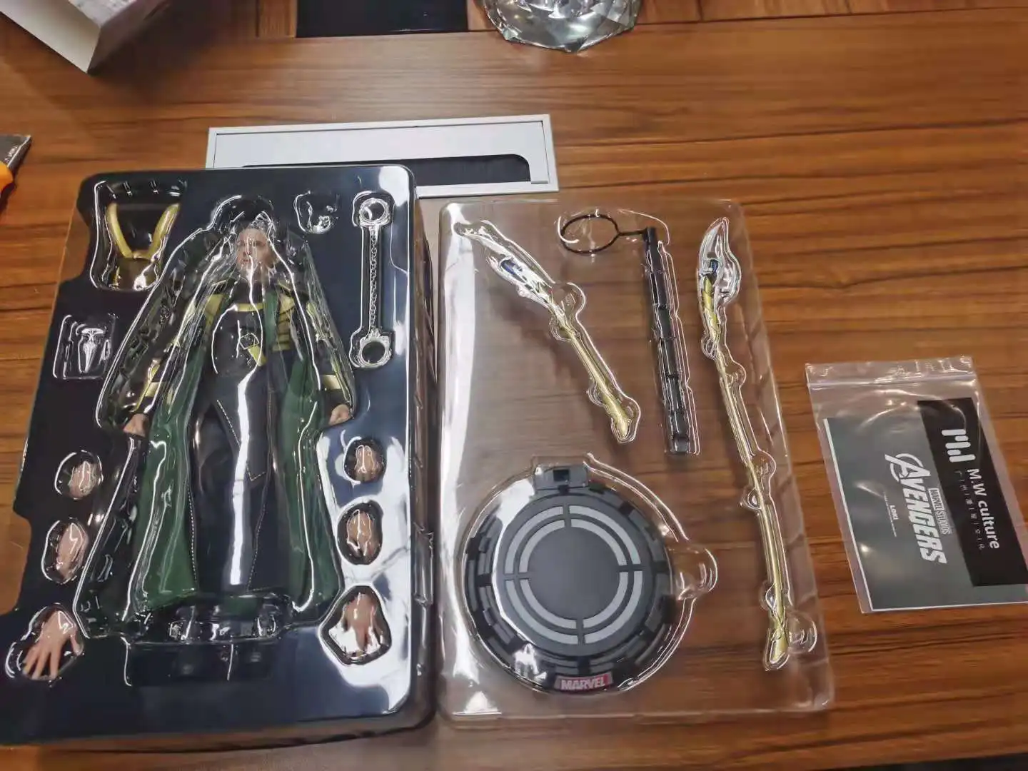 

Marvel Genuine 1/7 Loki Figure Ornaments Avenger Super Movable Doll Movie Model Toy Gift Collection Hobby 24cm