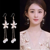 2019 fashion korean version of the new earrings wild chain pearl crystal flower earrings pendant womens clothing manufacturers
