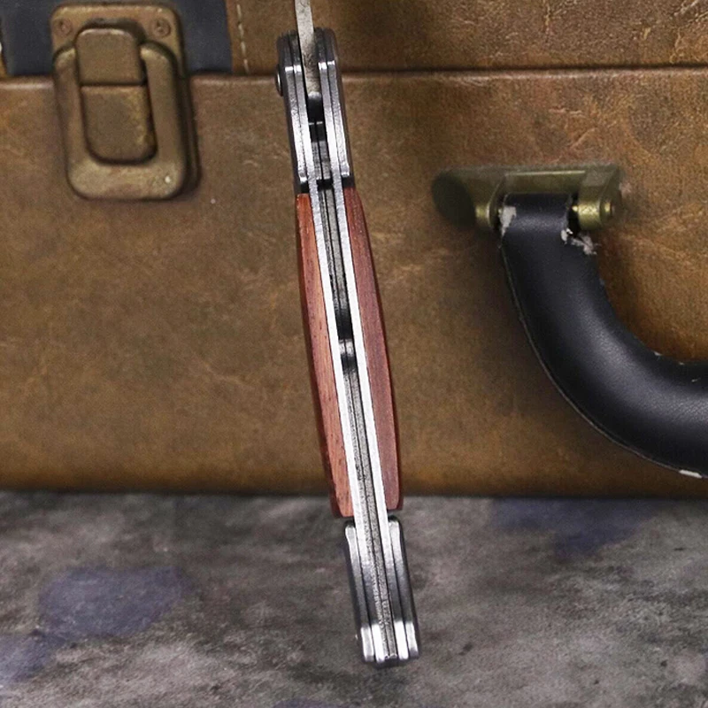 Походный нож высокой твердости складной для самообороны с креплением на