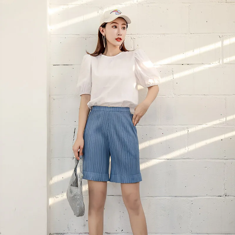 

Шорты женские эластичные плиссированные однотонные, на 45-75 кг